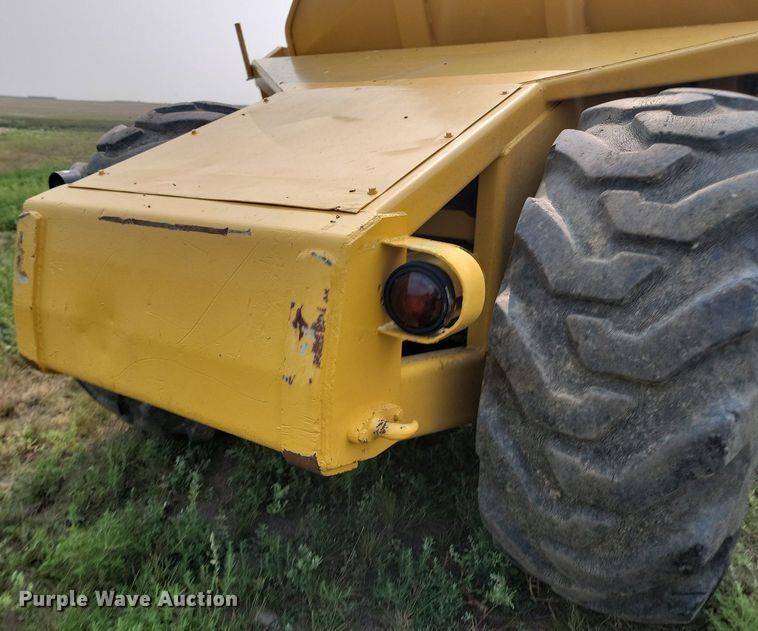 image for item OD9634 1972 John Deere 860 elevating scraper