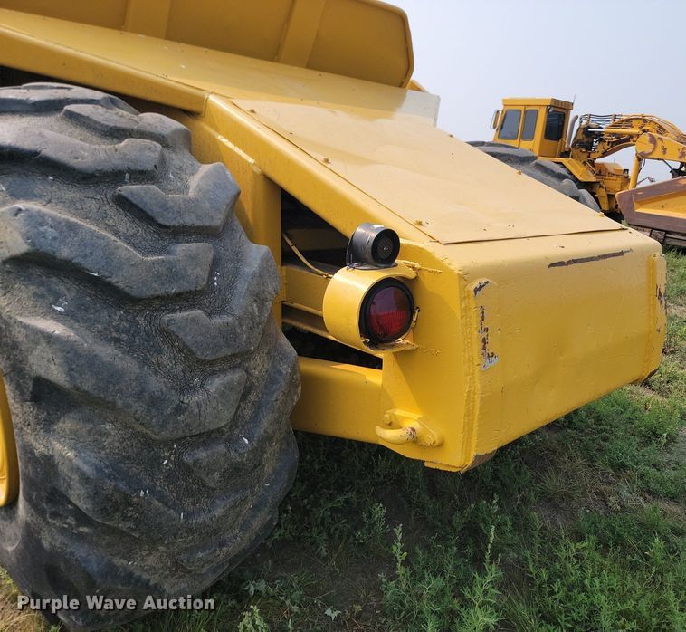 image for item OD9634 1972 John Deere 860 elevating scraper