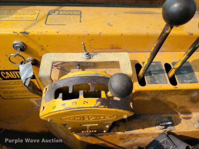 image for item OD9634 1972 John Deere 860 elevating scraper