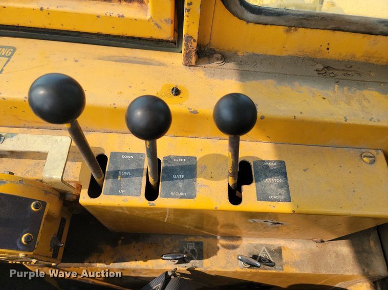 image for item OD9634 1972 John Deere 860 elevating scraper