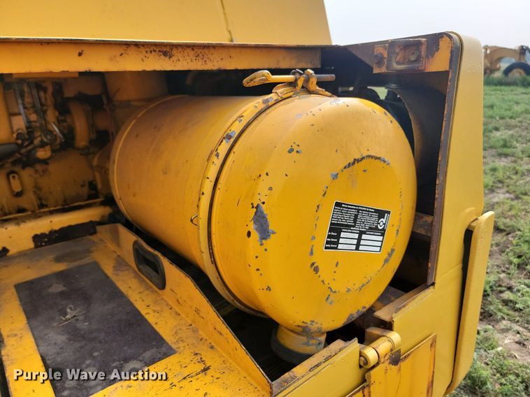 image for item OD9634 1972 John Deere 860 elevating scraper