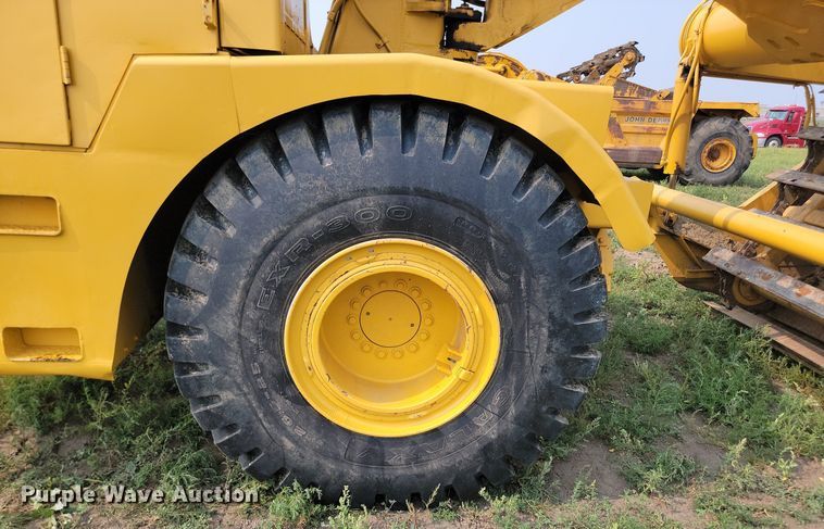 image for item OD9634 1972 John Deere 860 elevating scraper