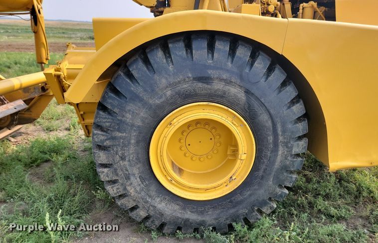 image for item OD9634 1972 John Deere 860 elevating scraper