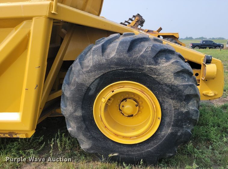 image for item OD9634 1972 John Deere 860 elevating scraper