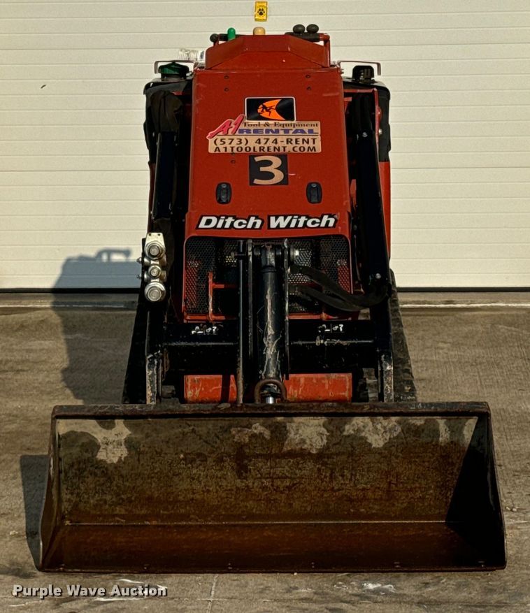 image for item OF9785 2022 Ditch Witch  SK600 compact utility loader