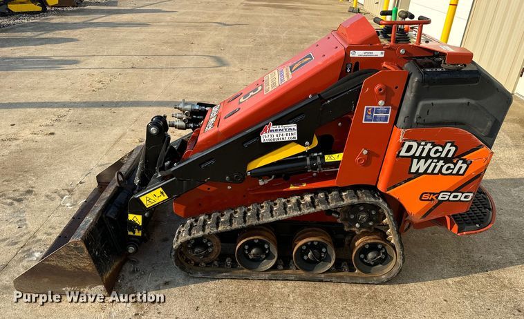 image for item OF9785 2022 Ditch Witch  SK600 compact utility loader