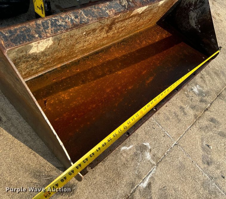 image for item OF9785 2022 Ditch Witch  SK600 compact utility loader