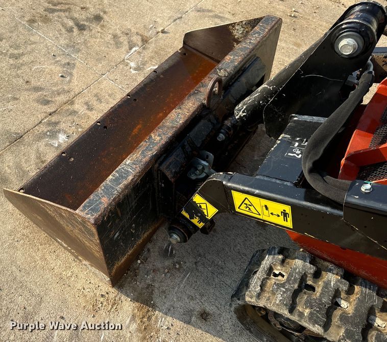 image for item OF9785 2022 Ditch Witch  SK600 compact utility loader