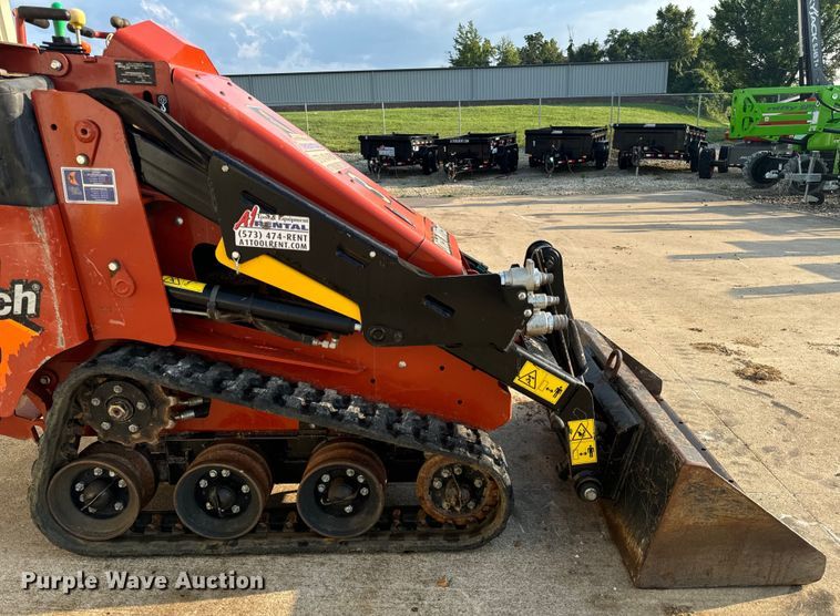 image for item OF9785 2022 Ditch Witch  SK600 compact utility loader