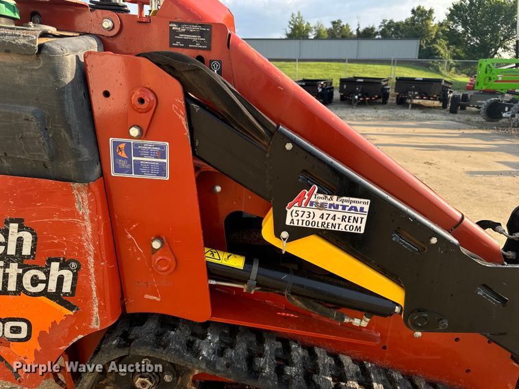 image for item OF9785 2022 Ditch Witch  SK600 compact utility loader