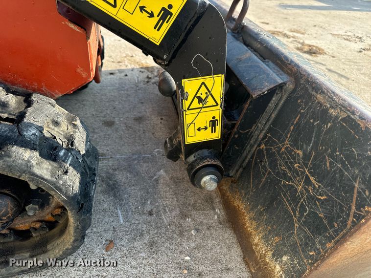 image for item OF9785 2022 Ditch Witch  SK600 compact utility loader