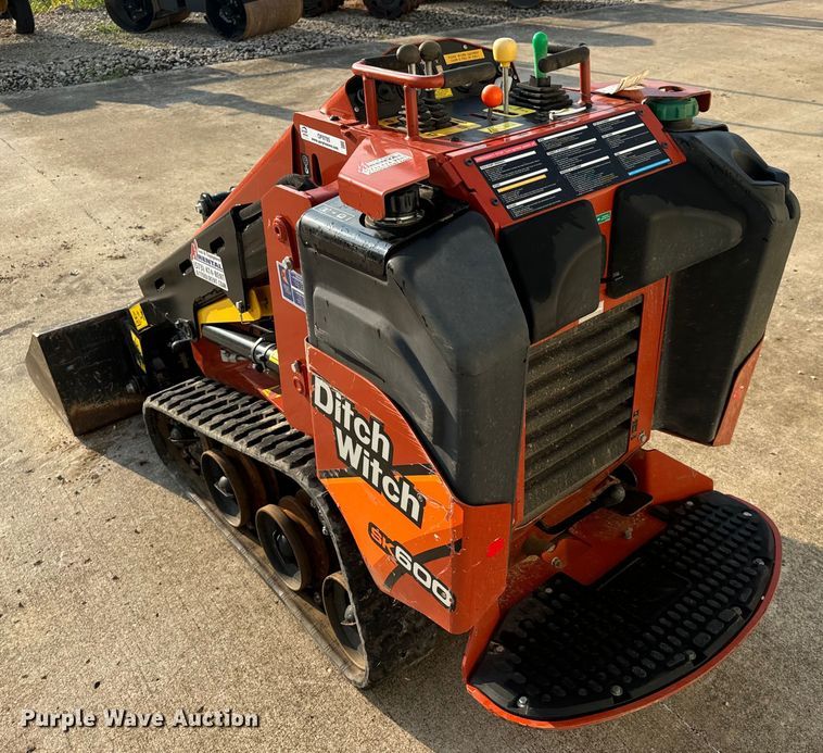 image for item OF9785 2022 Ditch Witch  SK600 compact utility loader