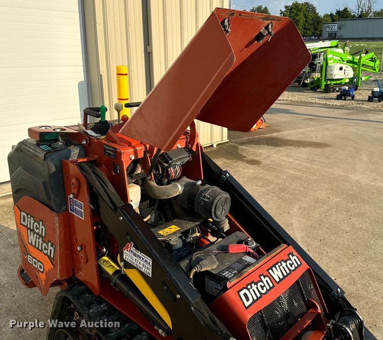 image for item OF9785 2022 Ditch Witch  SK600 compact utility loader