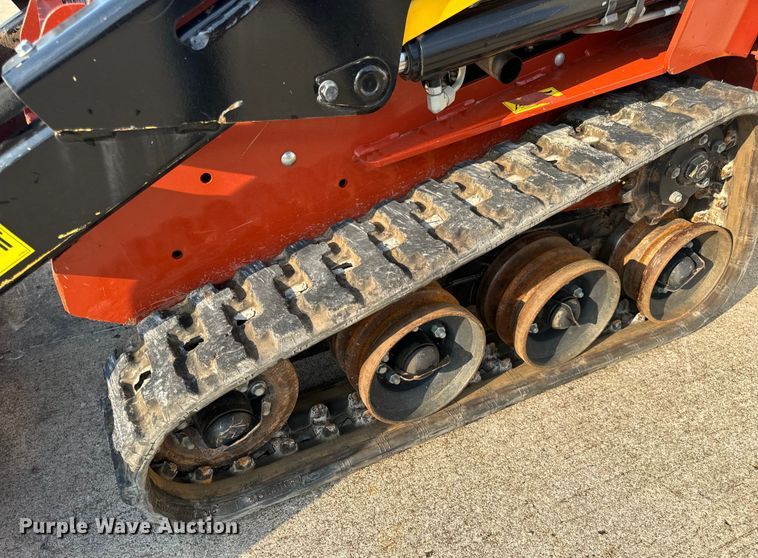 image for item OF9785 2022 Ditch Witch  SK600 compact utility loader