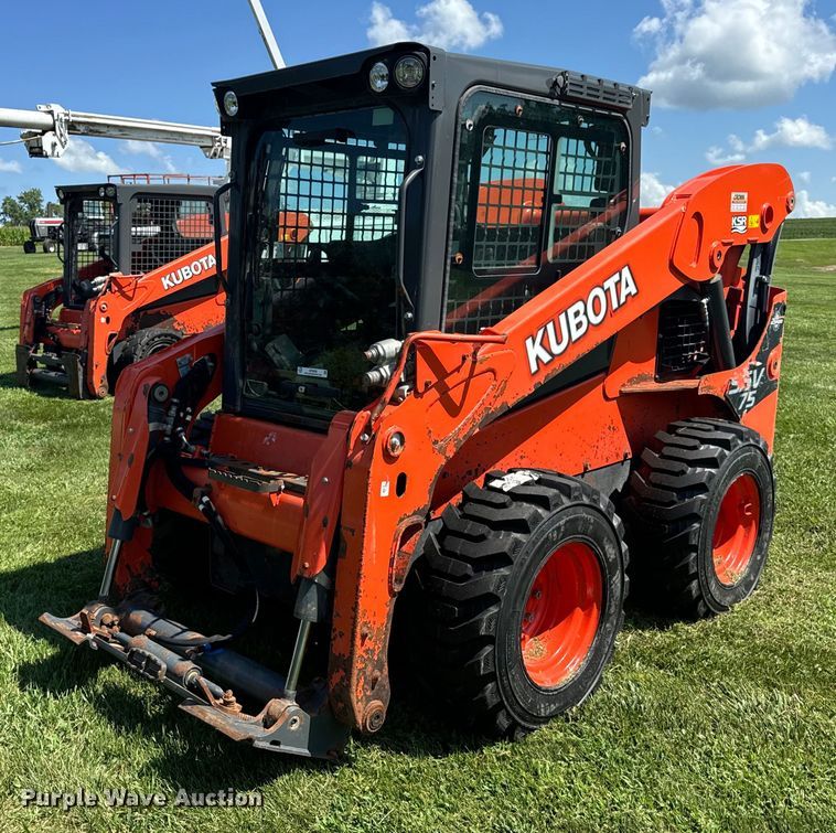 image for item OF9859 2019 Kubota SSV75 skid steer loader