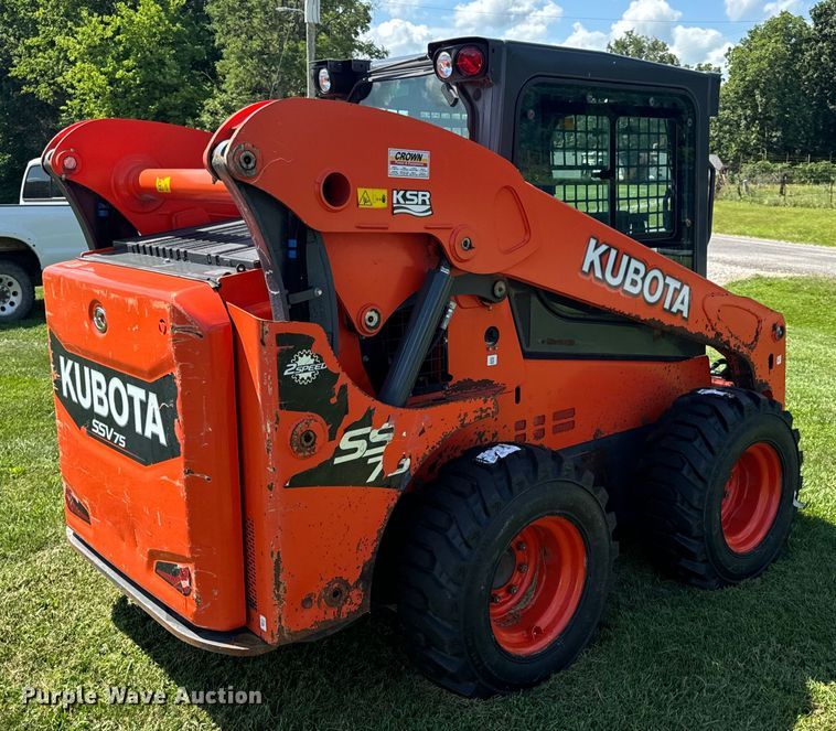 image for item OF9859 2019 Kubota SSV75 skid steer loader