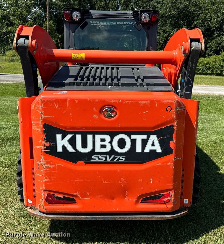 image for item OF9859 2019 Kubota SSV75 skid steer loader