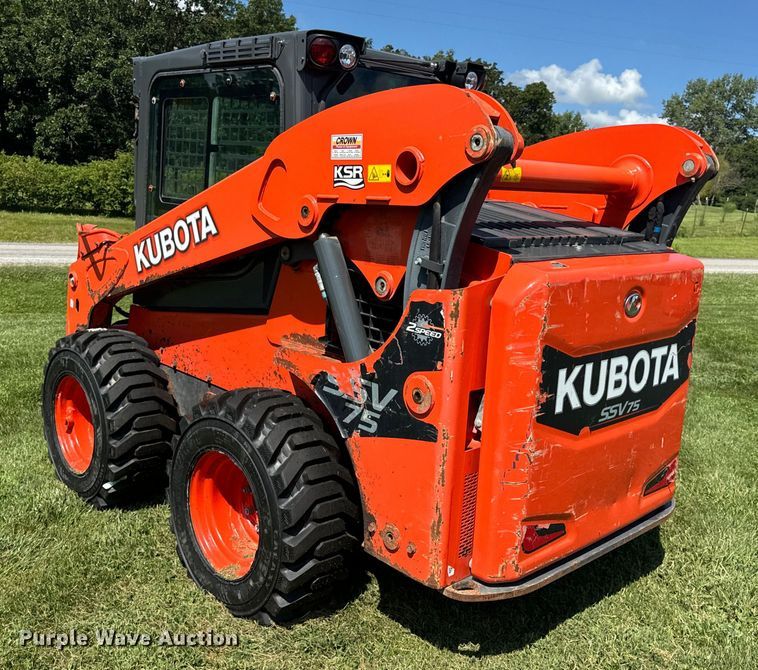 image for item OF9859 2019 Kubota SSV75 skid steer loader