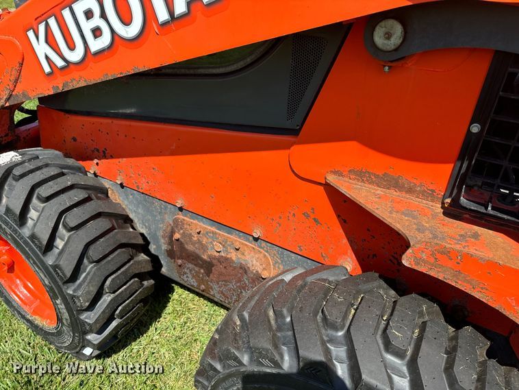image for item OF9859 2019 Kubota SSV75 skid steer loader