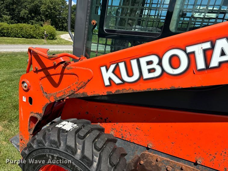 image for item OF9859 2019 Kubota SSV75 skid steer loader