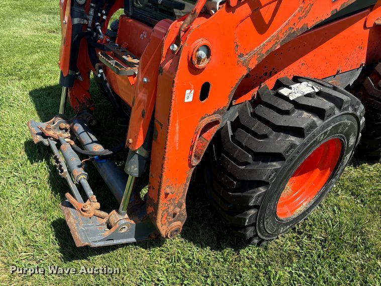 image for item OF9859 2019 Kubota SSV75 skid steer loader