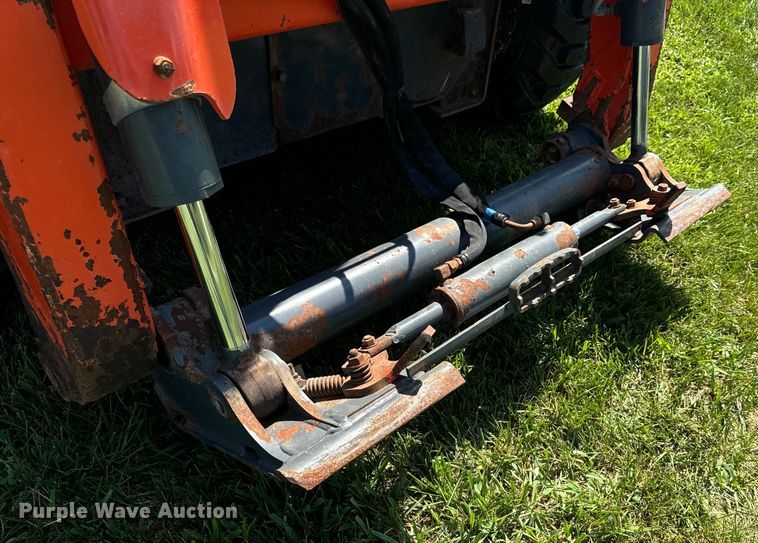 image for item OF9859 2019 Kubota SSV75 skid steer loader