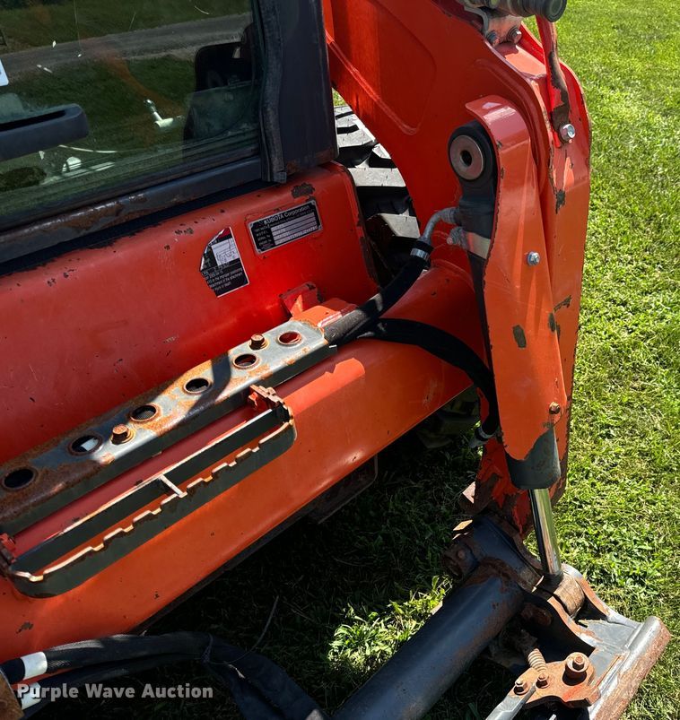 image for item OF9859 2019 Kubota SSV75 skid steer loader