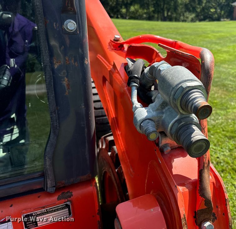 image for item OF9859 2019 Kubota SSV75 skid steer loader