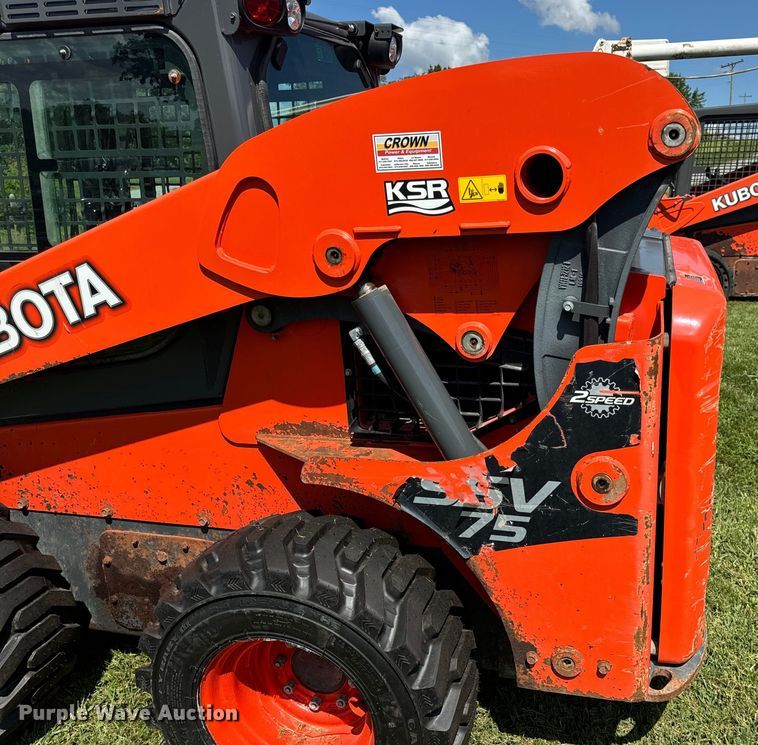 image for item OF9859 2019 Kubota SSV75 skid steer loader