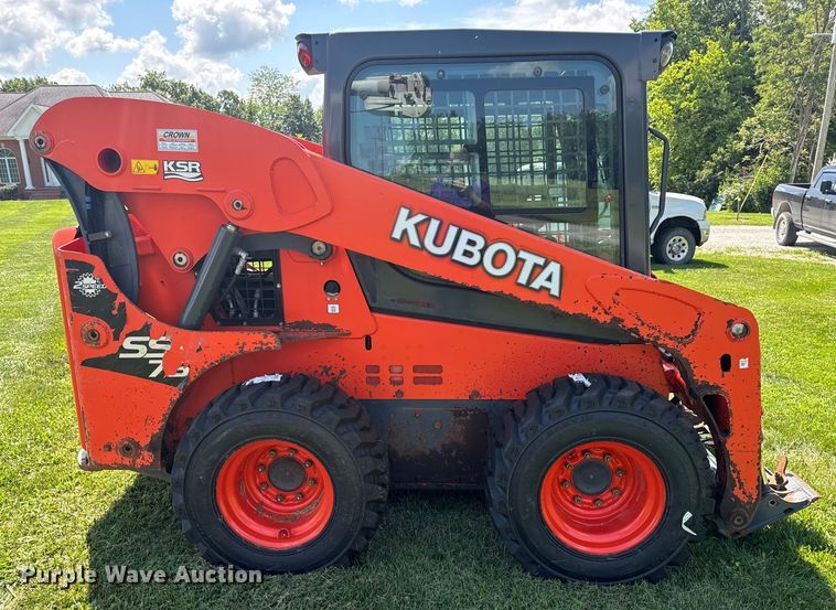 image for item OF9859 2019 Kubota SSV75 skid steer loader
