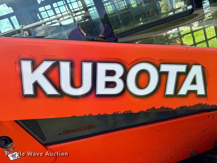 image for item OF9859 2019 Kubota SSV75 skid steer loader