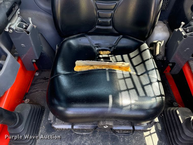 image for item OF9859 2019 Kubota SSV75 skid steer loader