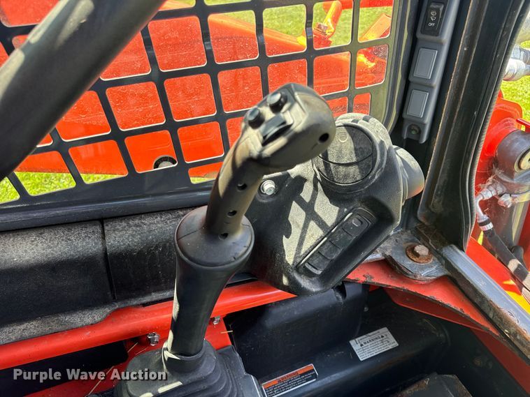 image for item OF9859 2019 Kubota SSV75 skid steer loader