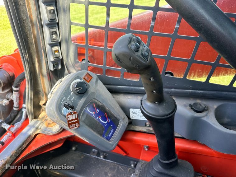 image for item OF9859 2019 Kubota SSV75 skid steer loader