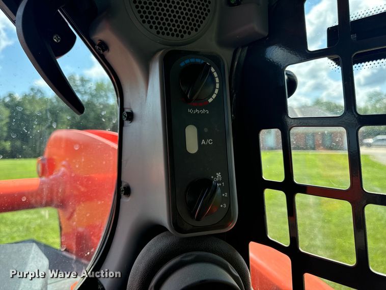 image for item OF9859 2019 Kubota SSV75 skid steer loader