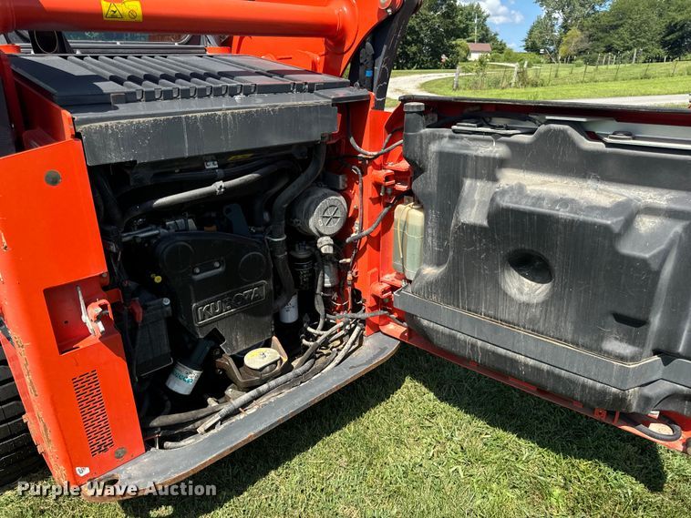 image for item OF9859 2019 Kubota SSV75 skid steer loader