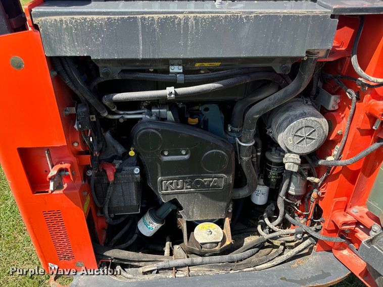 image for item OF9859 2019 Kubota SSV75 skid steer loader