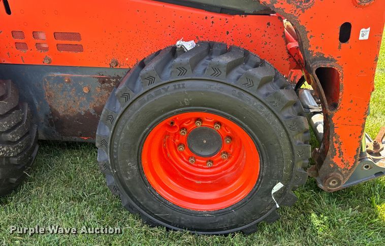image for item OF9859 2019 Kubota SSV75 skid steer loader