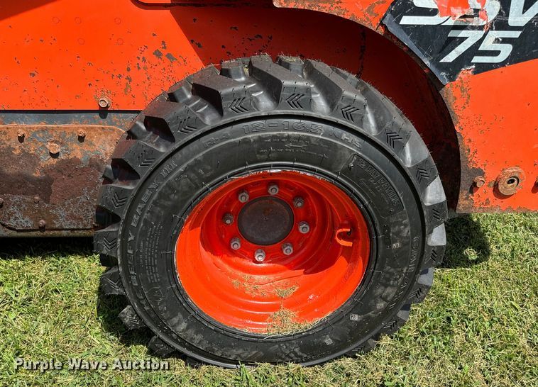 image for item OF9859 2019 Kubota SSV75 skid steer loader
