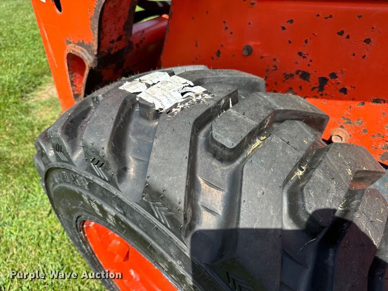 image for item OF9859 2019 Kubota SSV75 skid steer loader