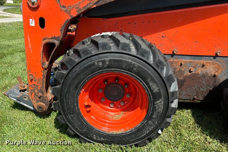 image for item OF9859 2019 Kubota SSV75 skid steer loader