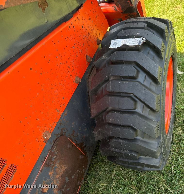 image for item OF9859 2019 Kubota SSV75 skid steer loader