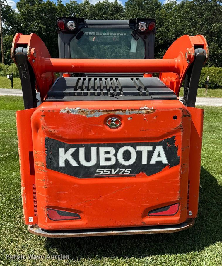 image for item OF9860 2016 Kubota SSV75 skid steer loader