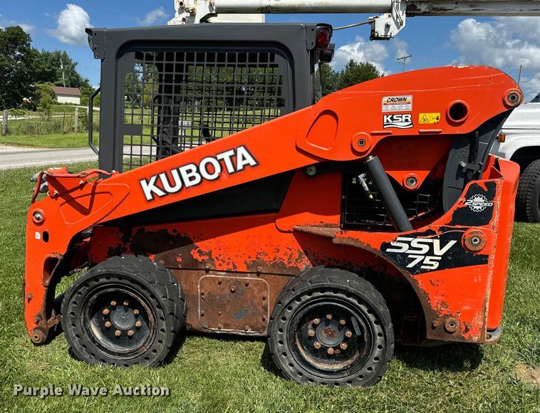 image for item OF9860 2016 Kubota SSV75 skid steer loader