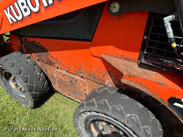 image for item OF9860 2016 Kubota SSV75 skid steer loader