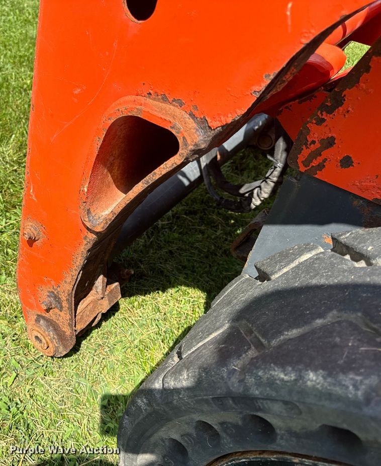 image for item OF9860 2016 Kubota SSV75 skid steer loader