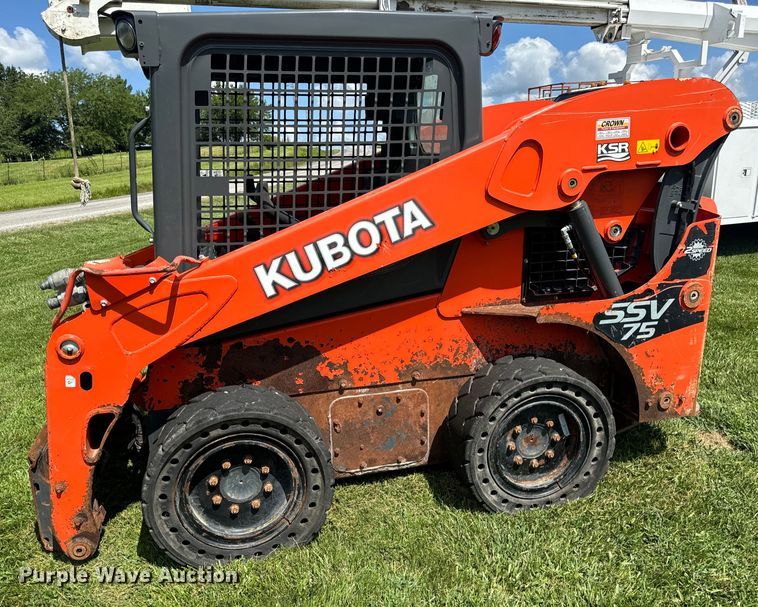 image for item OF9860 2016 Kubota SSV75 skid steer loader