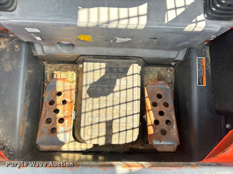 image for item OF9860 2016 Kubota SSV75 skid steer loader