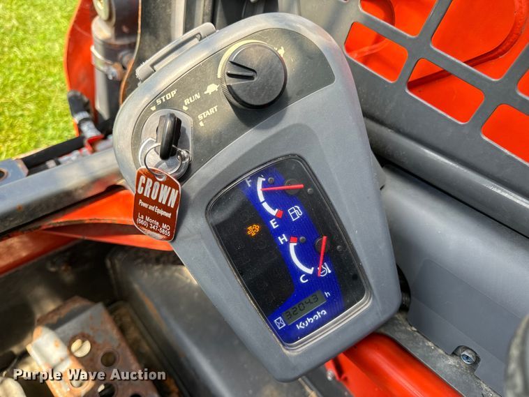 image for item OF9860 2016 Kubota SSV75 skid steer loader