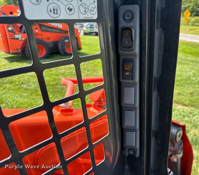 image for item OF9860 2016 Kubota SSV75 skid steer loader